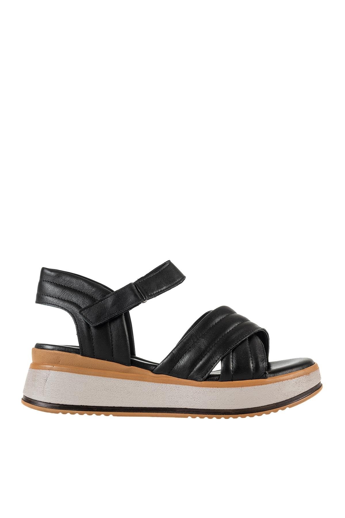 ÜÇEL 1230 KADIN SANDALET SİYAH