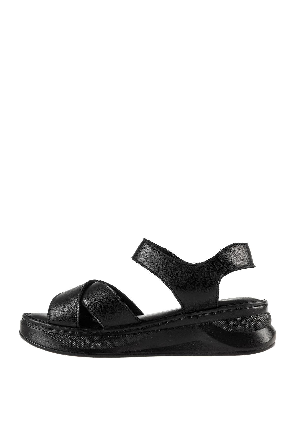 ÜÇEL 51 KADIN SANDALET SİYAH