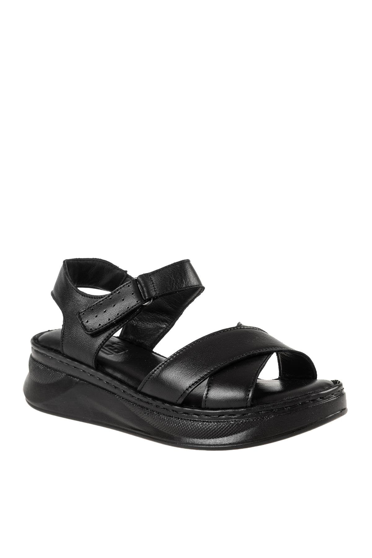 ÜÇEL 51 KADIN SANDALET SİYAH