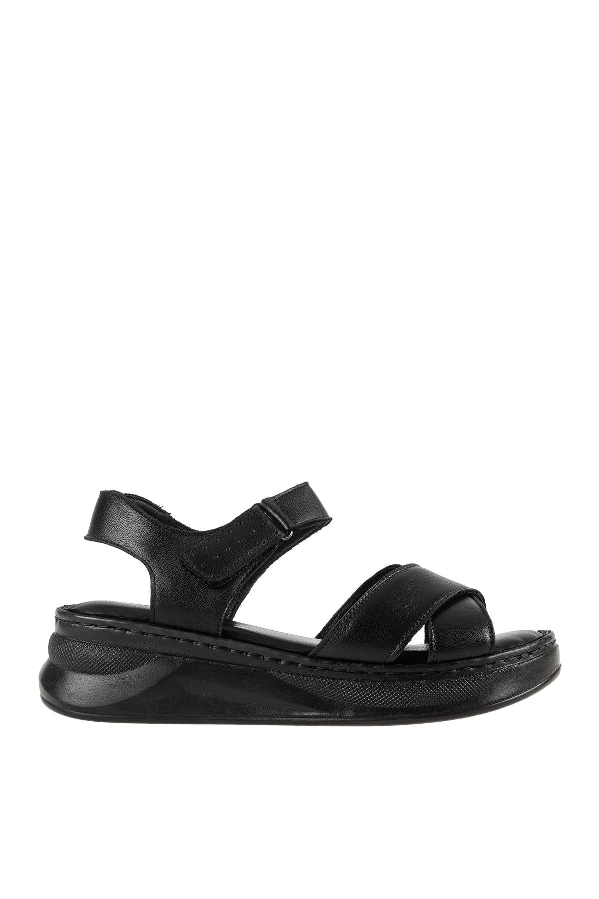 ÜÇEL 51 KADIN SANDALET SİYAH