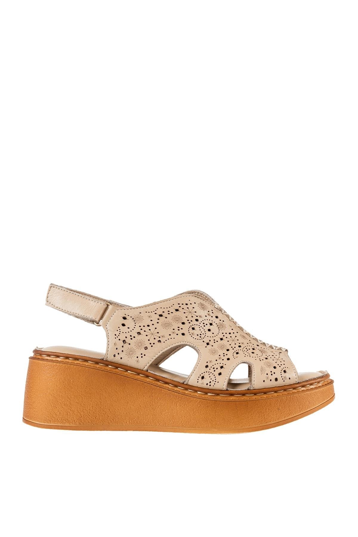 ÜÇEL S203 KADIN SANDALET BEJ
